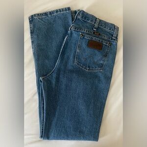 Wrangler Men's Classic Indigo Relaxed Jeans